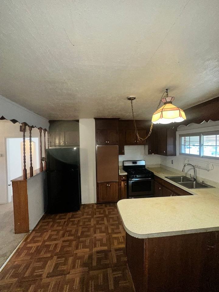 3441 Downes St - Photo 6 of 13