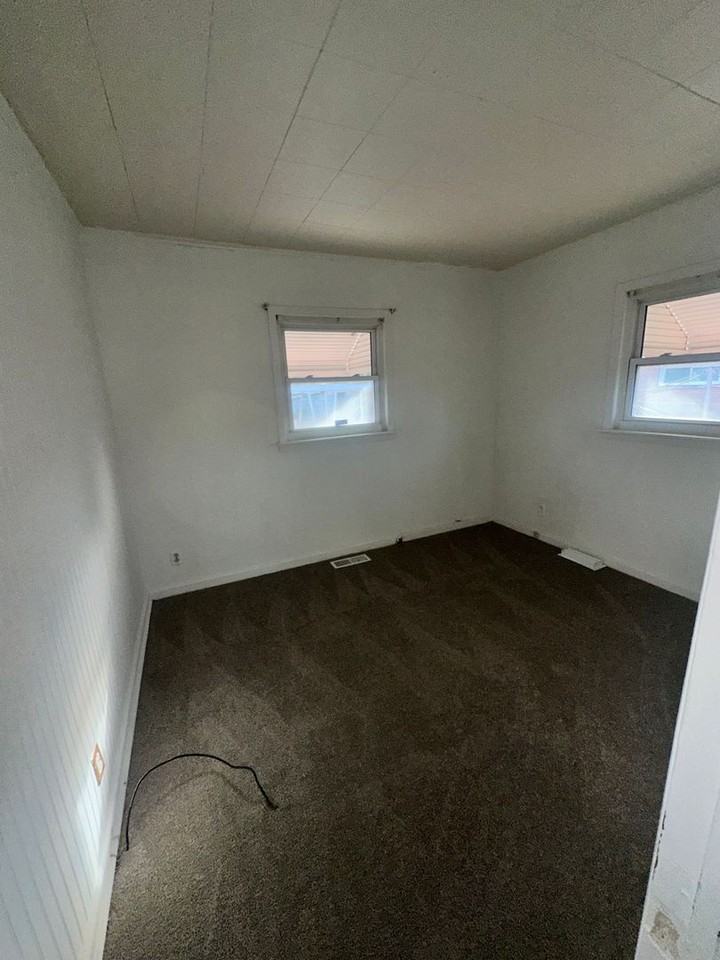 3441 Downes St - Photo 7 of 13