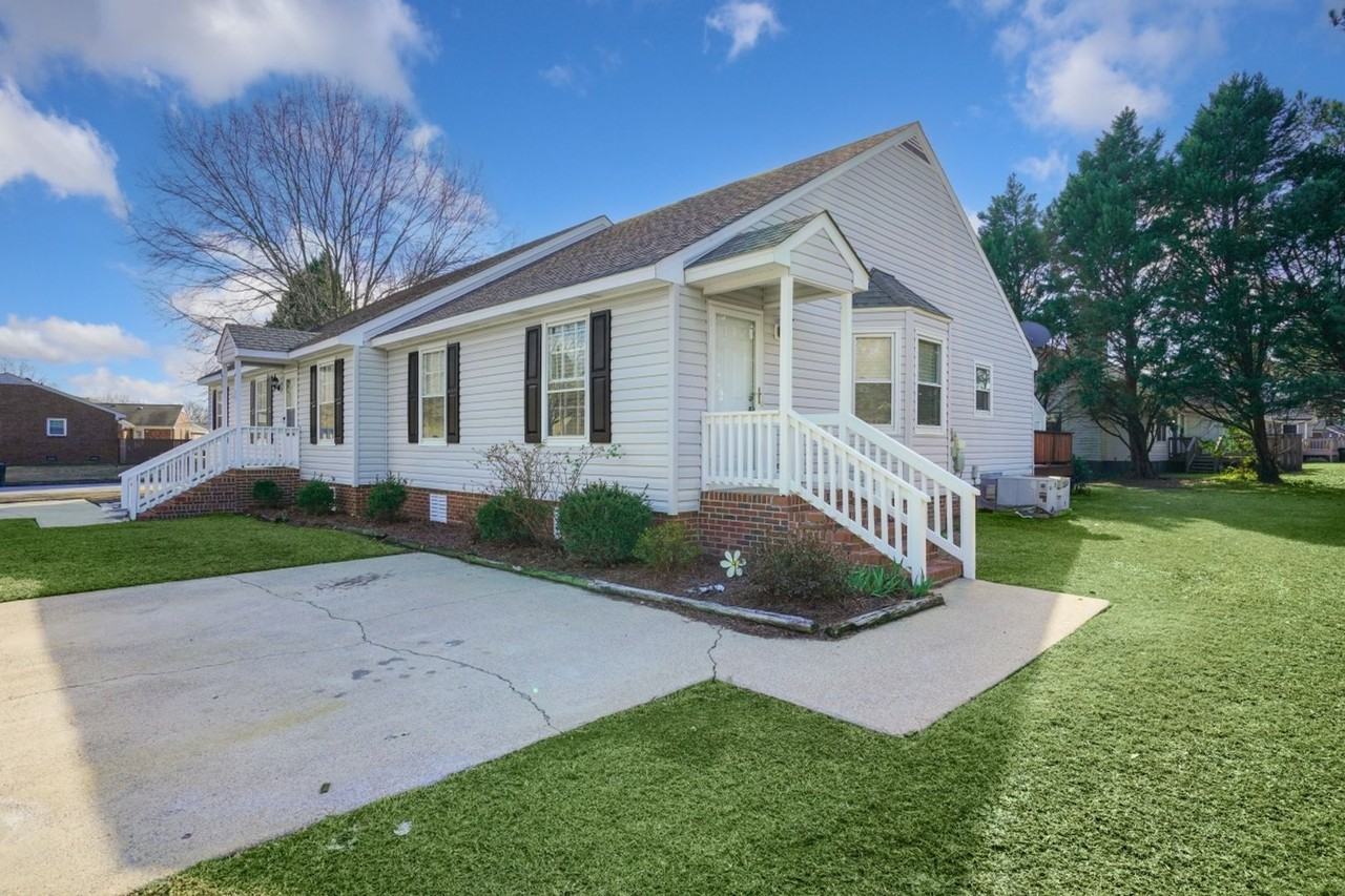 3101 Buckingham Rd Nw - Photo 2 of 26