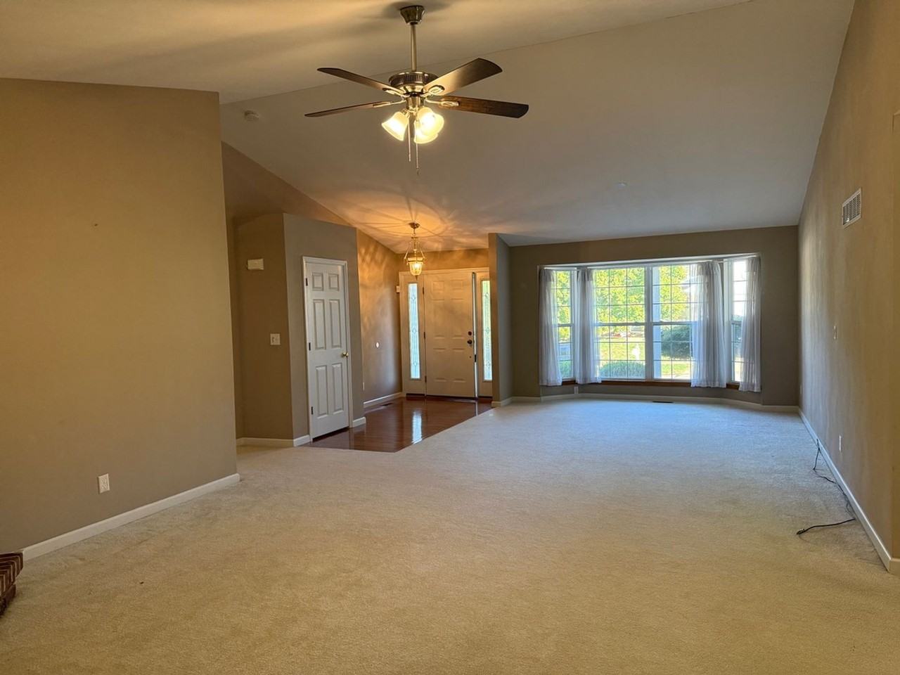 3071 Crystal Lake Dr - Photo 2 of 13