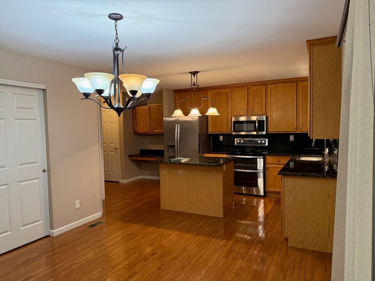 3071 Crystal Lake Dr - Photo 4 of 13