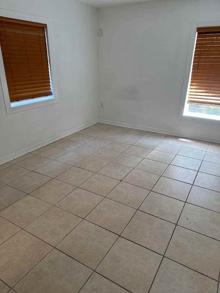 217 Bay St Nw - Photo 7 of 9