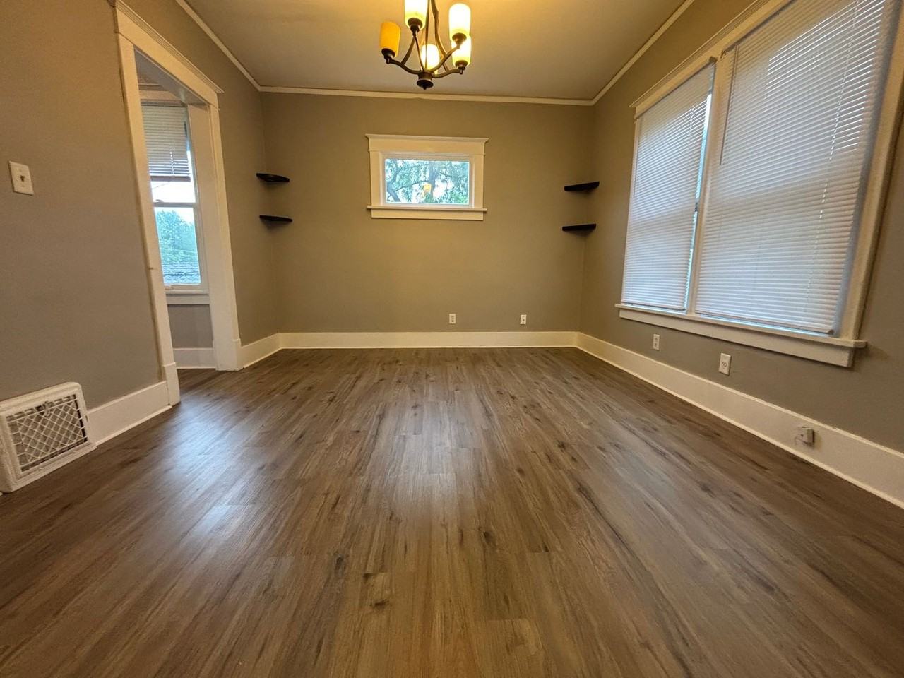1314 17th St - Photo 2 of 5