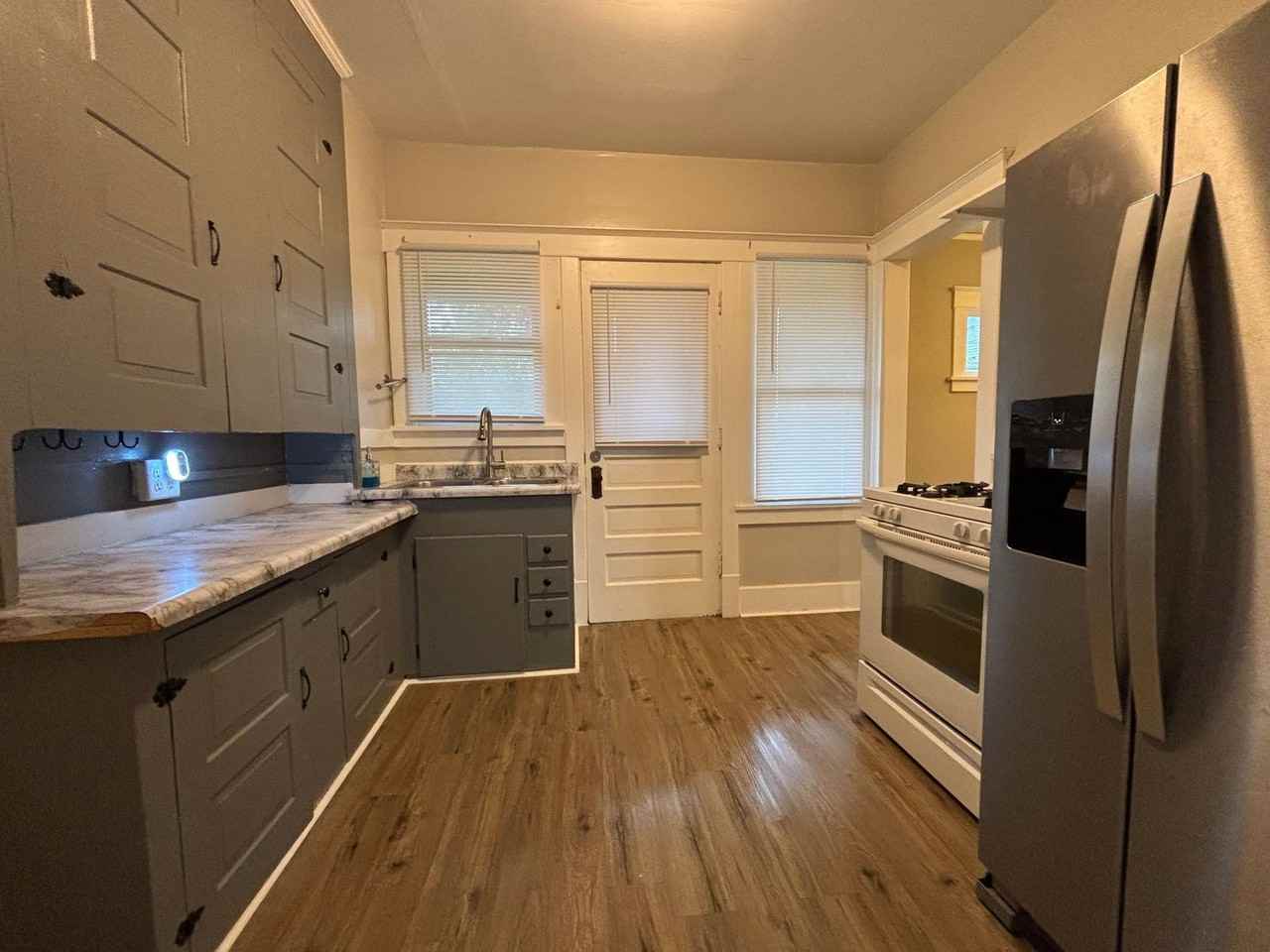 1314 17th St - Photo 3 of 5
