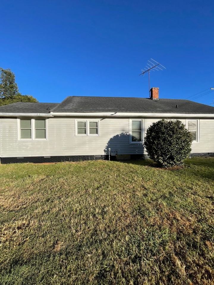 212 Old Woodruff Rd - Photo 3 of 15
