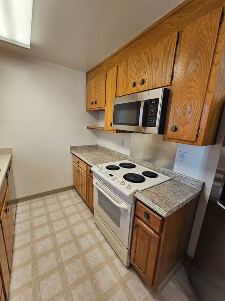 420 Pagano Ct - Photo 7 of 21