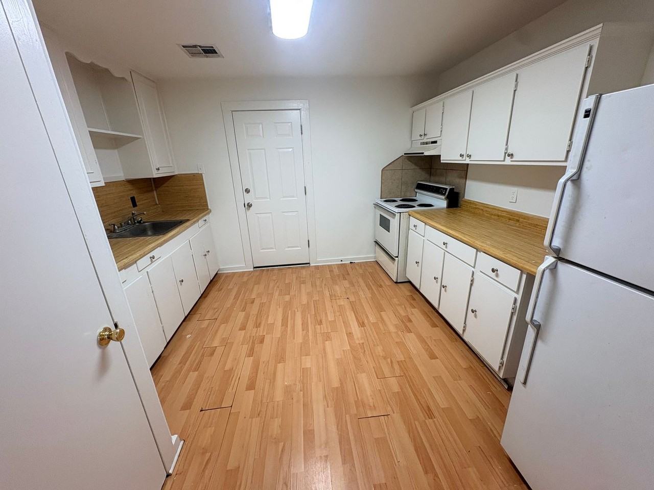 2710 1/2 Hodges St - Photo 7 of 11
