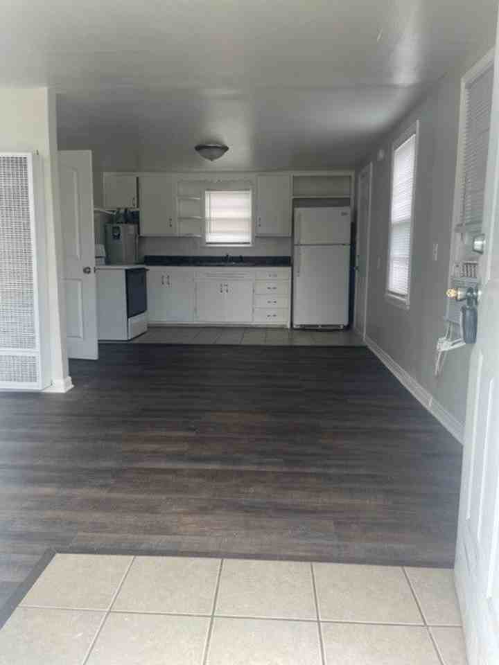 510 E Kinkaid St - Photo 3 of 12