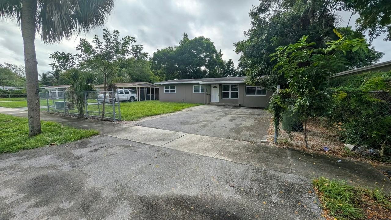 1524 Nw 18th Ct - Photo 2 of 28
