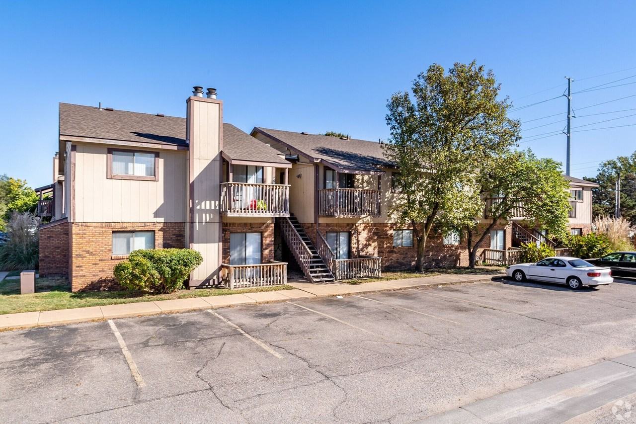 Stoneybrook Apartments - Photo 4 of 17