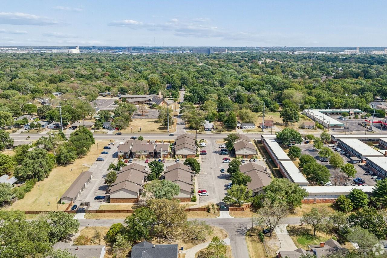 Stoneybrook Apartments - Photo 5 of 17