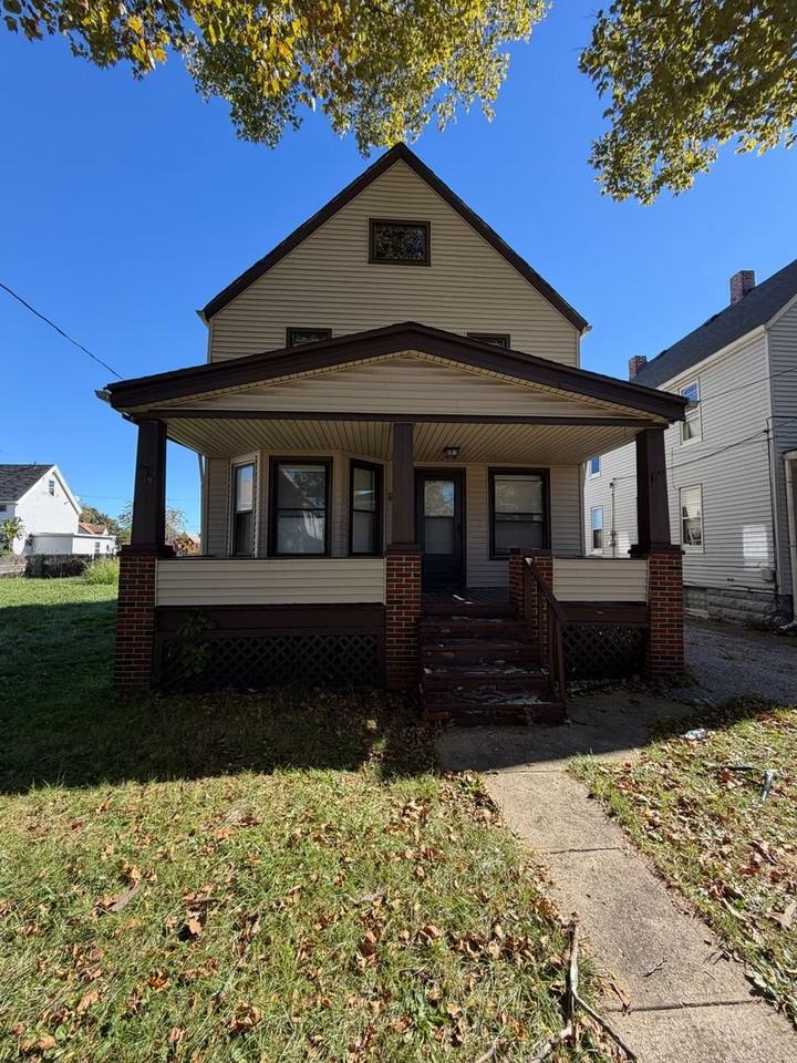 3589 W 47th St - Photo 2 of 15