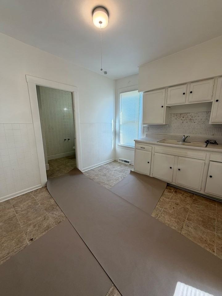 3589 W 47th St - Photo 3 of 15