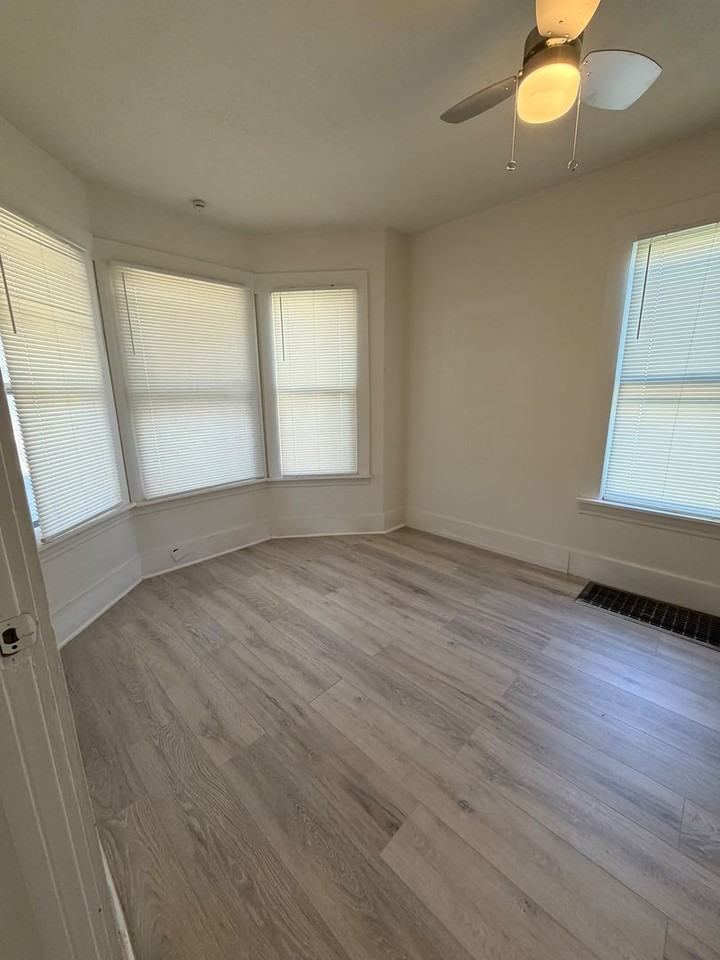 3589 W 47th St - Photo 7 of 15