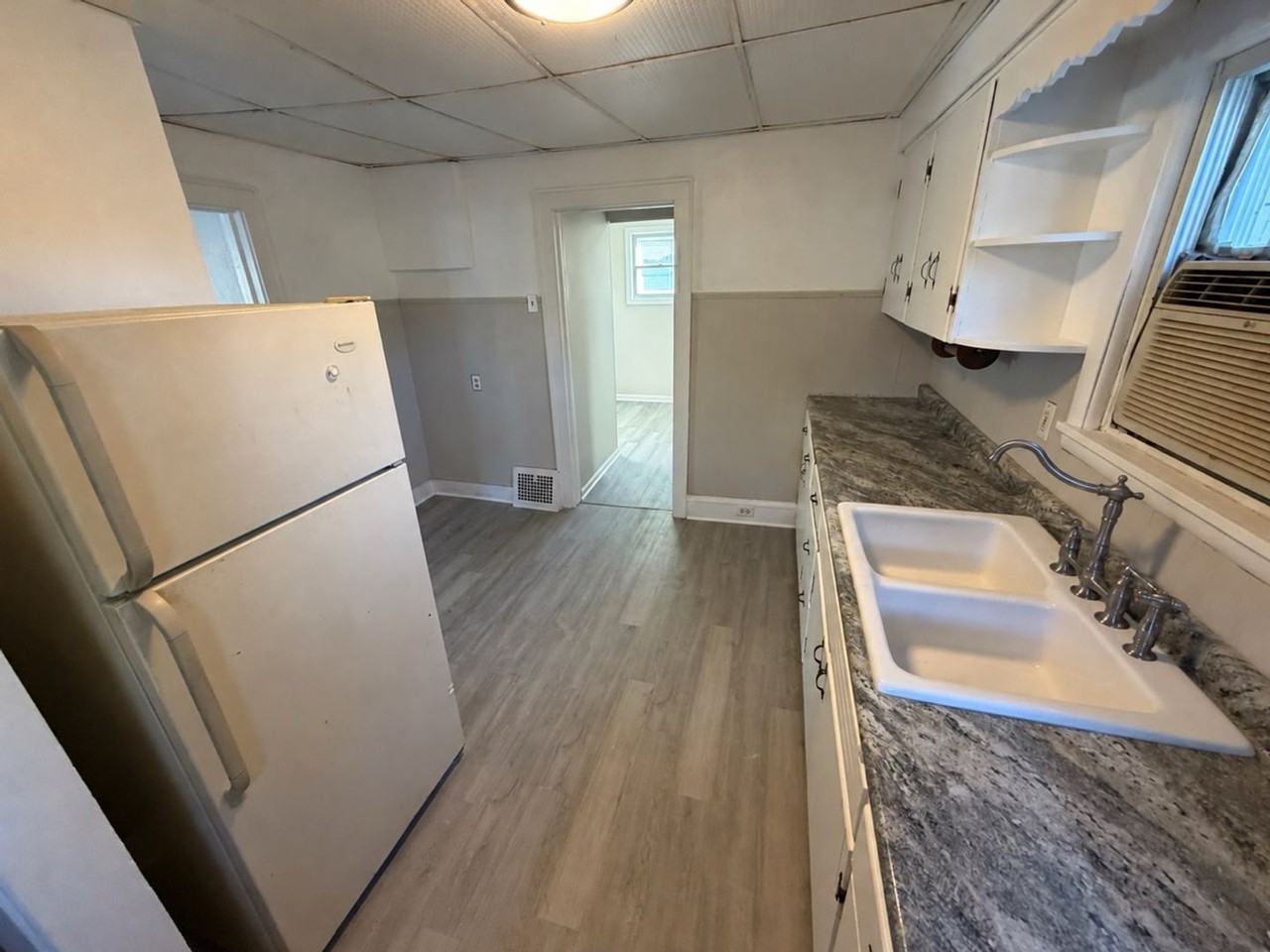 1286 Kellogg Ave - Photo 5 of 9