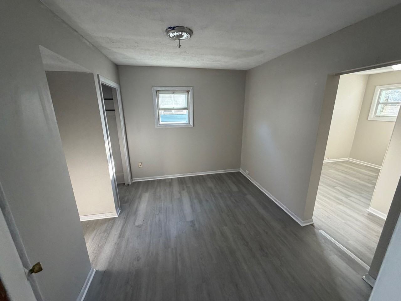 1286 Kellogg Ave - Photo 6 of 9