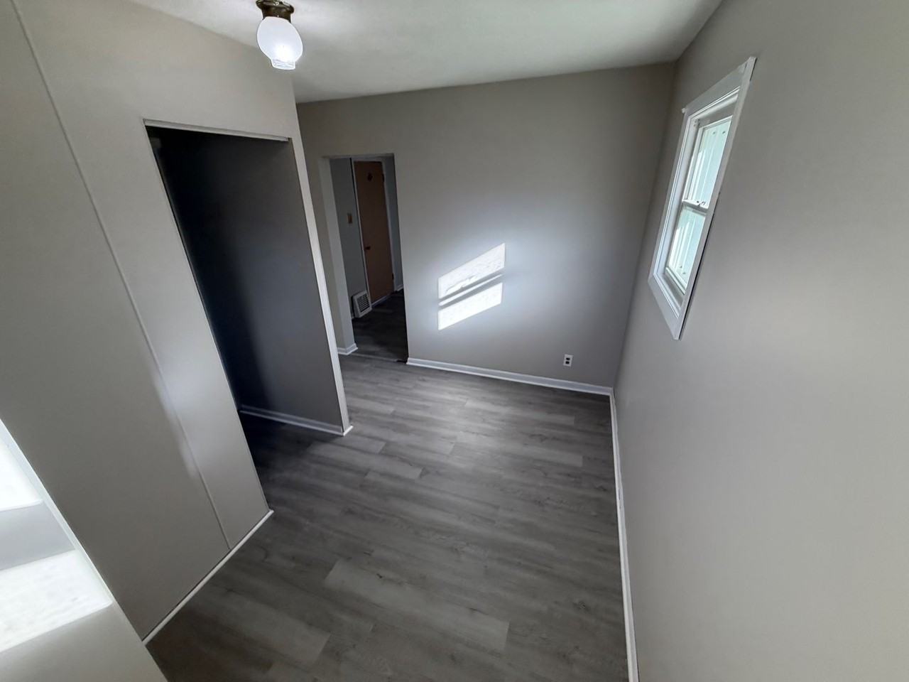 1286 Kellogg Ave - Photo 7 of 9