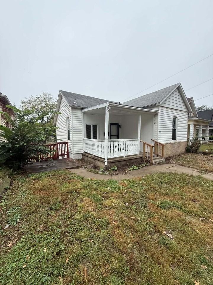 1810 S 24th St - Photo 2 of 19