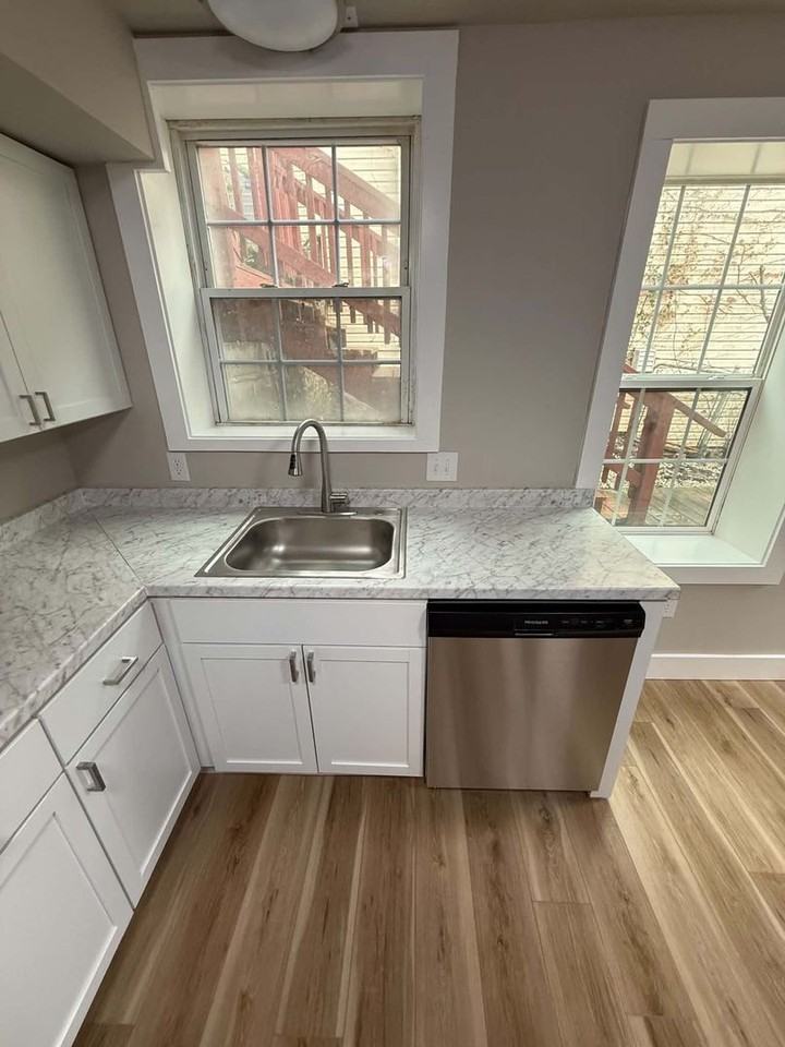 1810 S 24th St - Photo 5 of 19