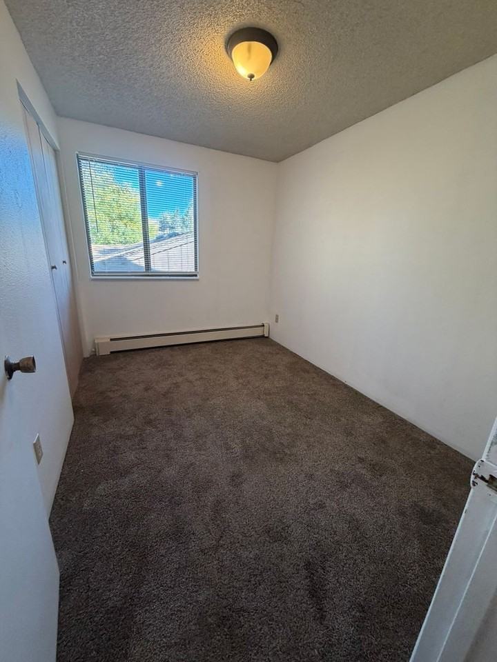 114 S Williams Ave - Photo 4 of 5