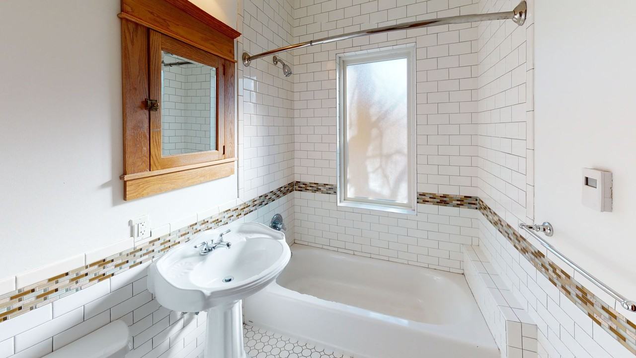 Oakview Apartments - Photo 4 of 5