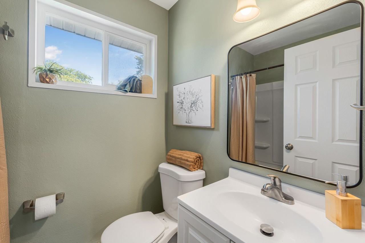 4712 Jenewein Rd - Photo 6 of 16