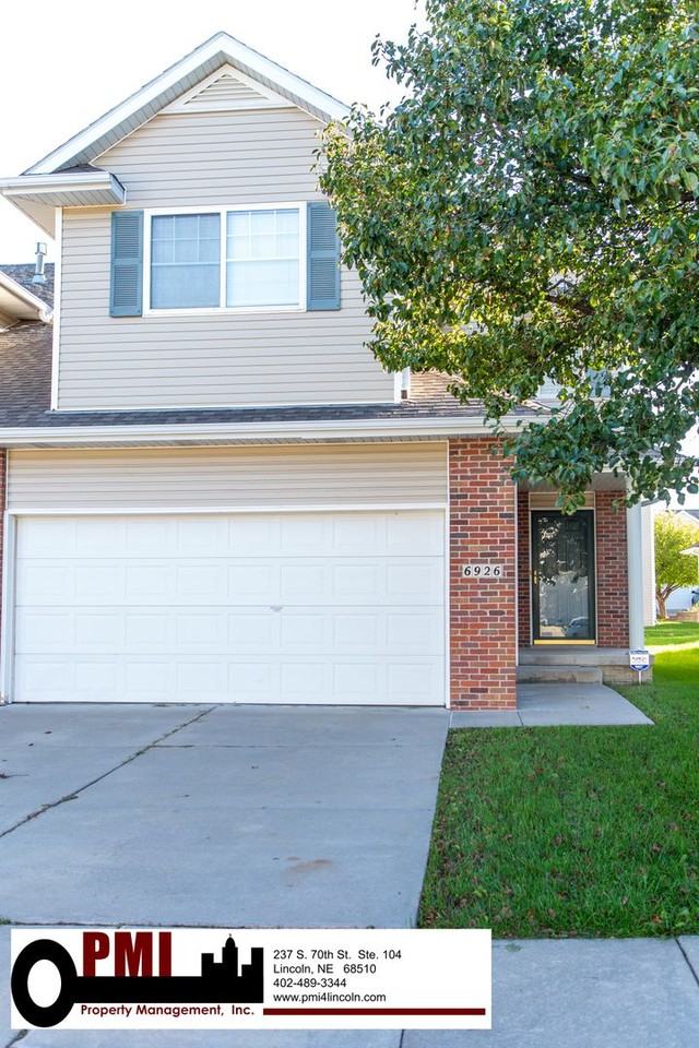 6926 Naples Dr - Photo 3 of 48