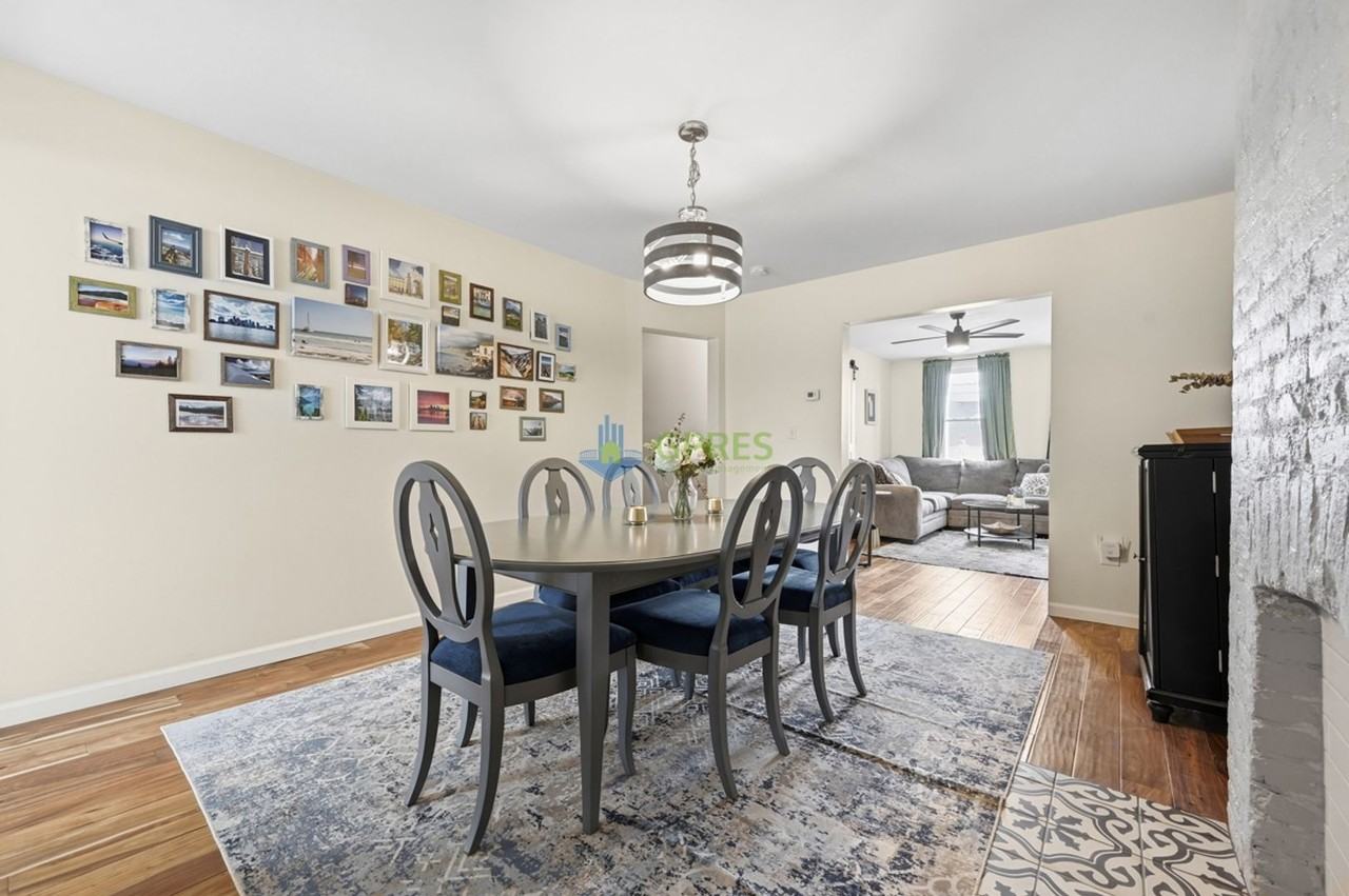 459 Pearl St - Photo 7 of 12