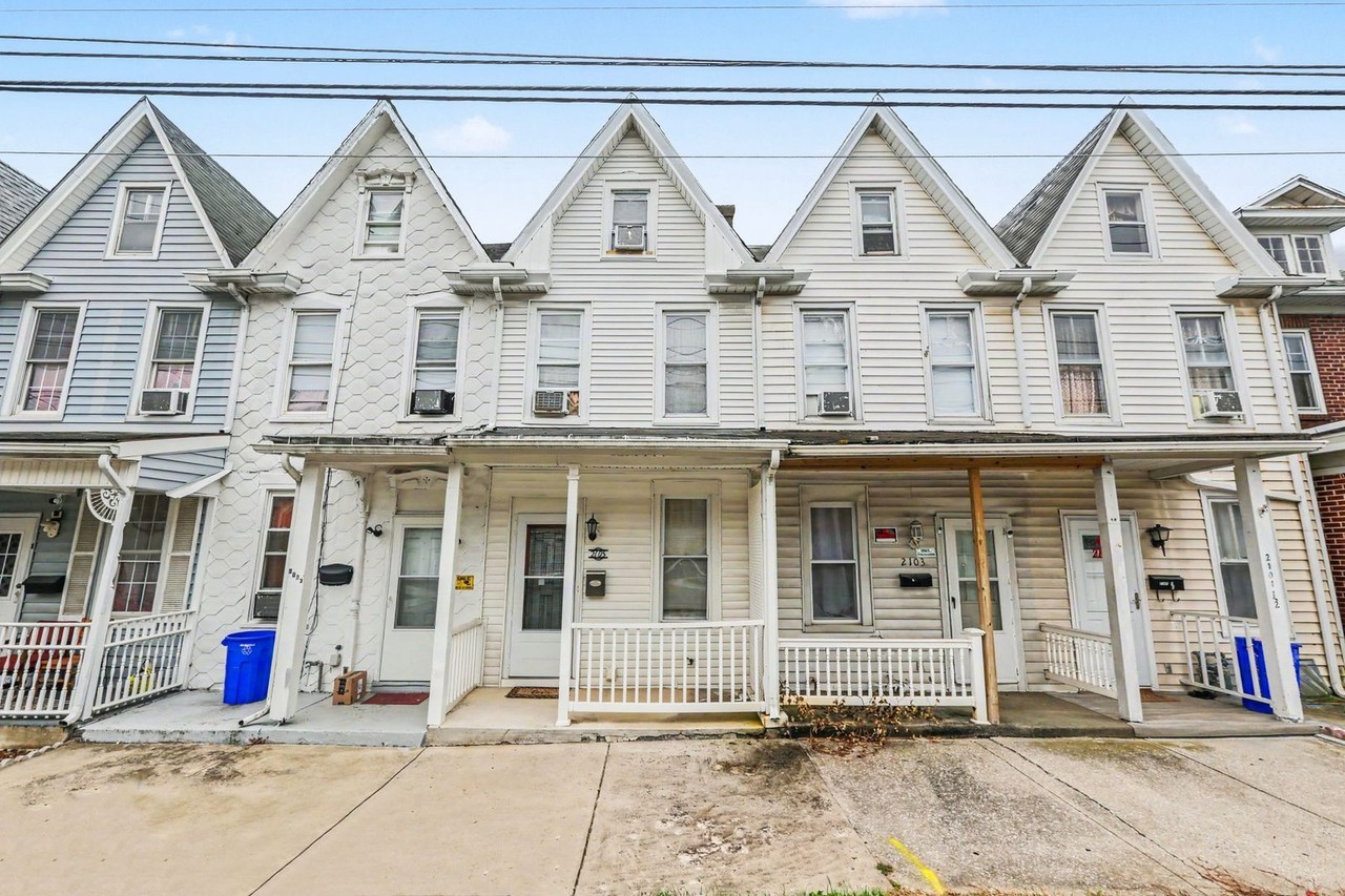 2105 Greenwood St