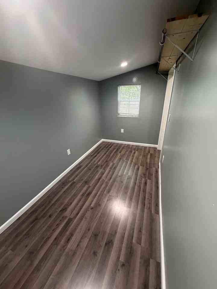 517 S 7th St - Photo 7 of 9