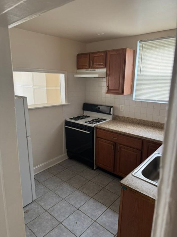 518 N 56th St - Photo 5 of 10
