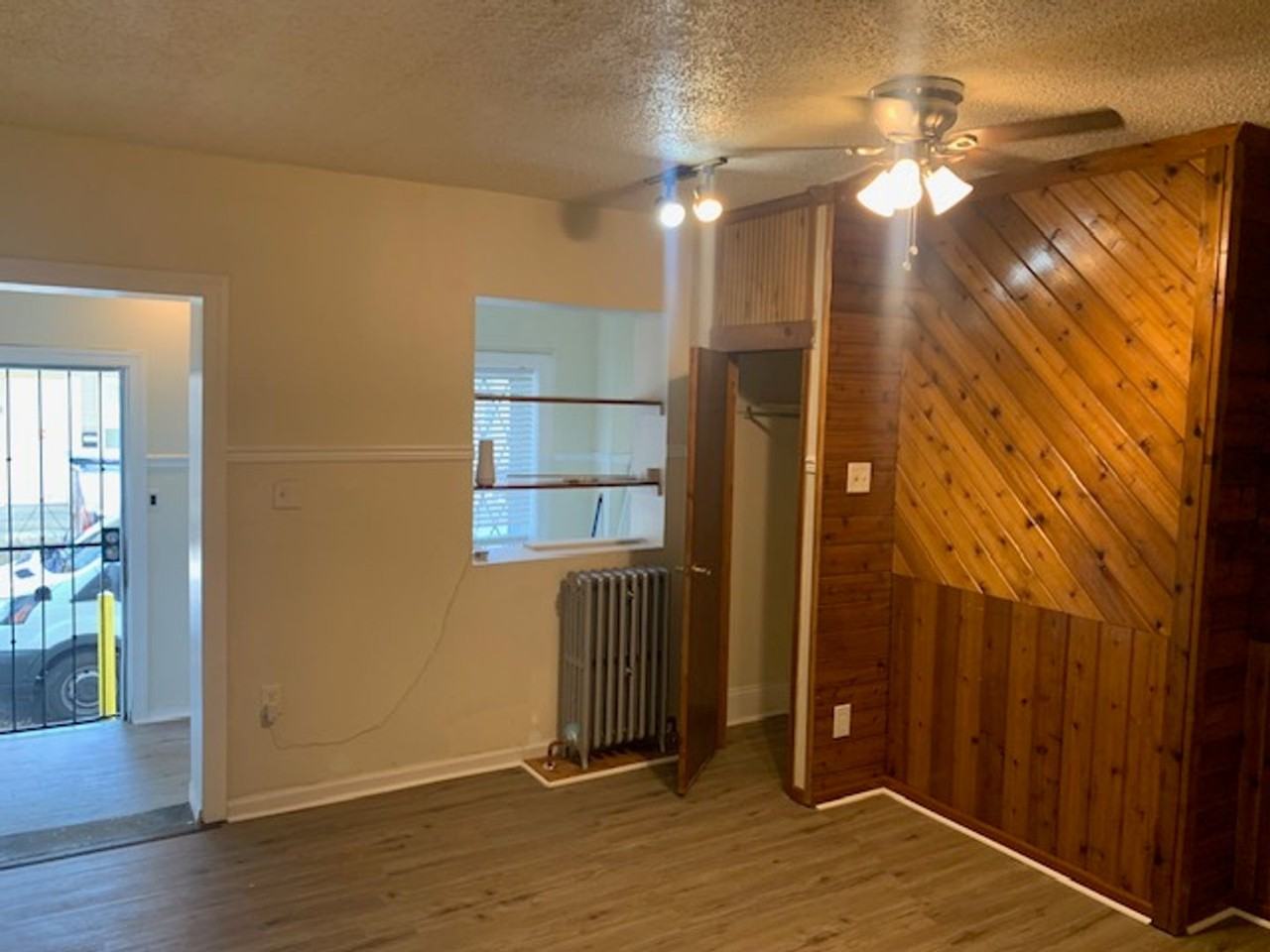 5328 Lesher St - Photo 3 of 17