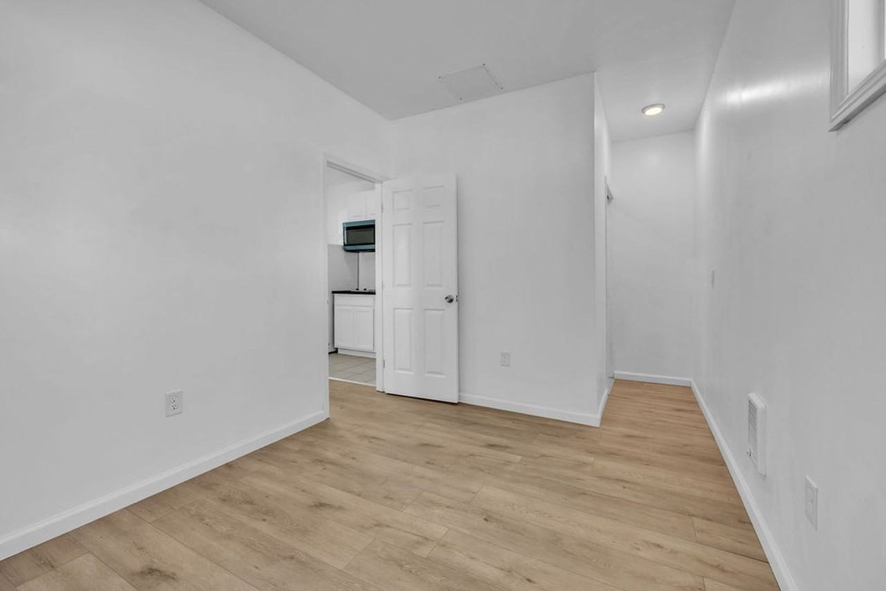 15999 Mateo St - Photo 5 of 18