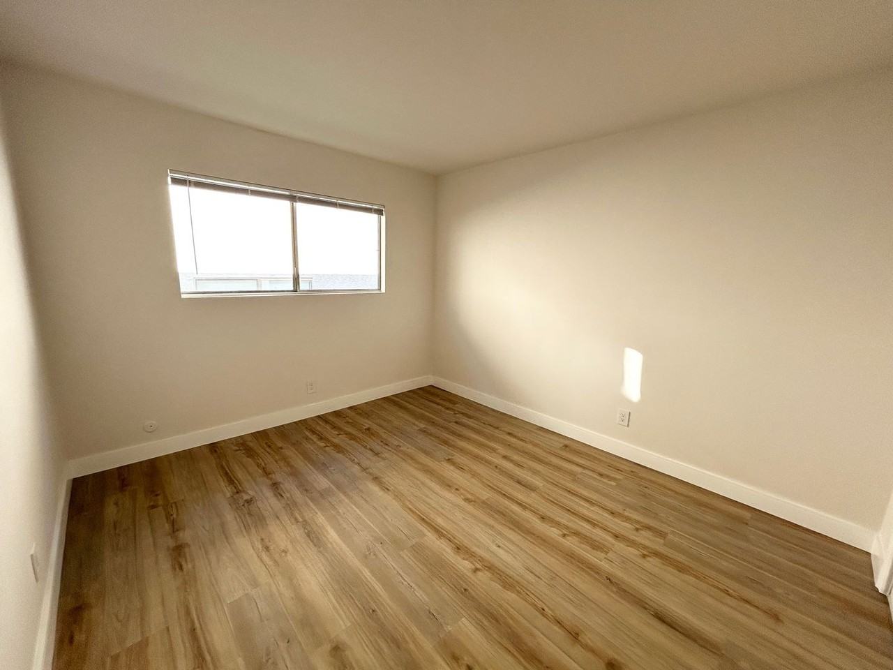 3346 S Canfield Ave - Photo 6 of 8