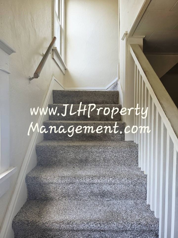 18 Walnut St #1 - Photo 3 of 9