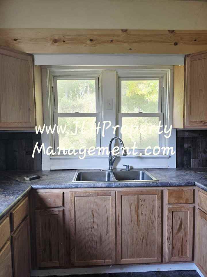 18 Walnut St #1 - Photo 5 of 9