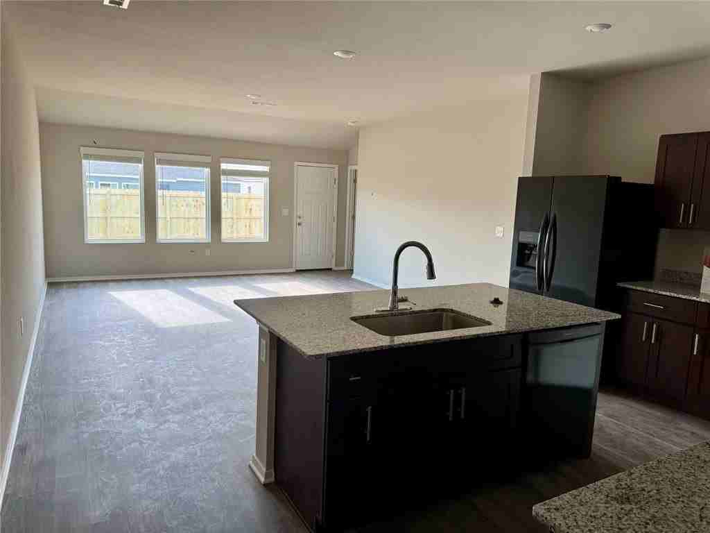 6509 Nw Vandergriff St - Photo 3 of 10