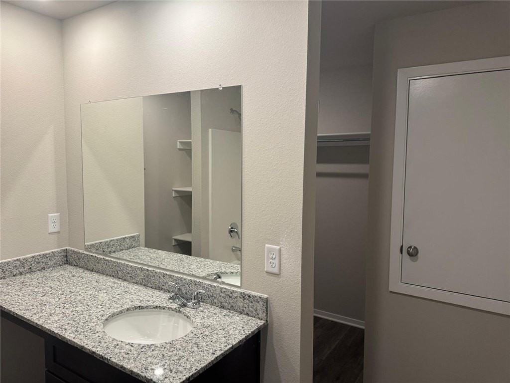 6509 Nw Vandergriff St - Photo 6 of 10