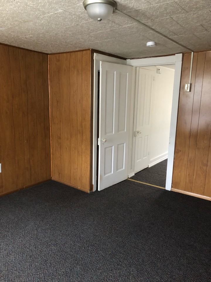 424 1/2 S Poplar St #2 - Photo 2 of 14