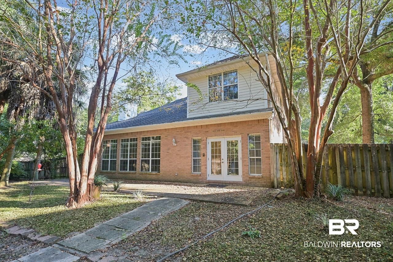 8065 Creekbank Dr - Photo 4 of 22
