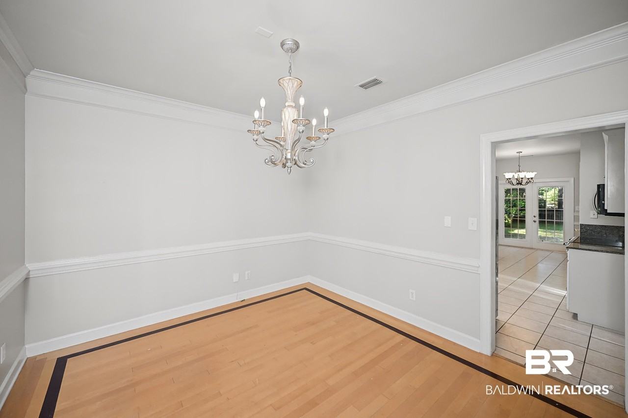 8065 Creekbank Dr - Photo 6 of 22