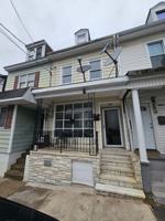featured image of 419 W Lloyd St #1