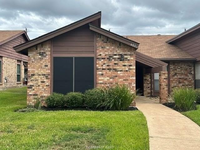 4022 Woodcrest Dr - Photo 2 of 11