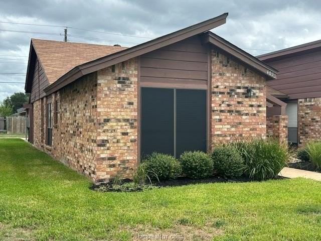 4022 Woodcrest Dr - Photo 3 of 11