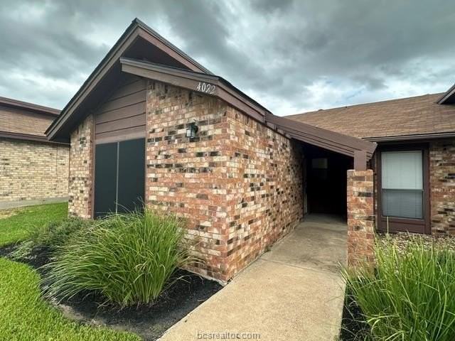 4022 Woodcrest Dr - Photo 4 of 11