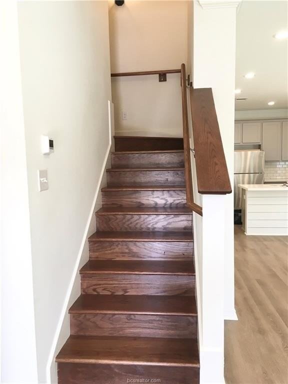 505 Angus Ave - Photo 2 of 11