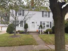 featured image of 32 Matthew Ln