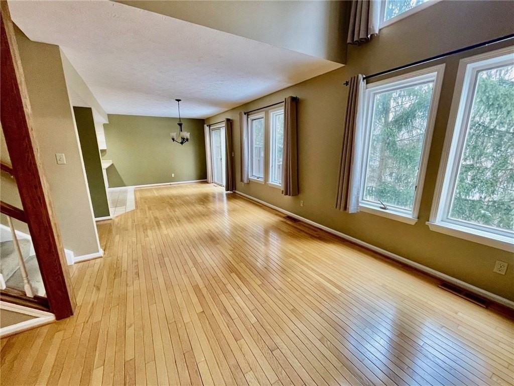 48 Colonial Cir - Photo 6 of 50