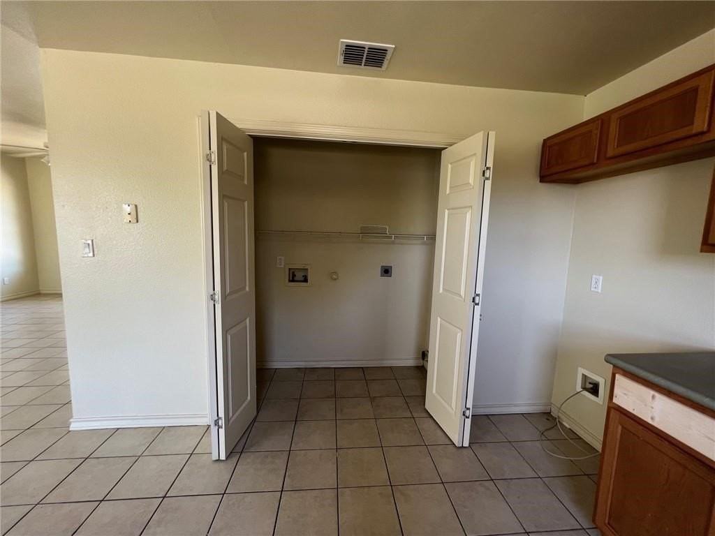 1409 Dewitt St - Photo 5 of 9