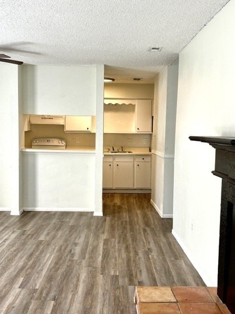 4218 Calallen Dr #1 - Photo 4 of 13